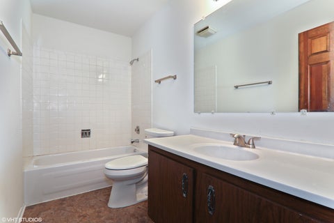 Tiny photo for 337 Springlake Lane #D, Aurora, IL 60504 (MLS # 12757860)