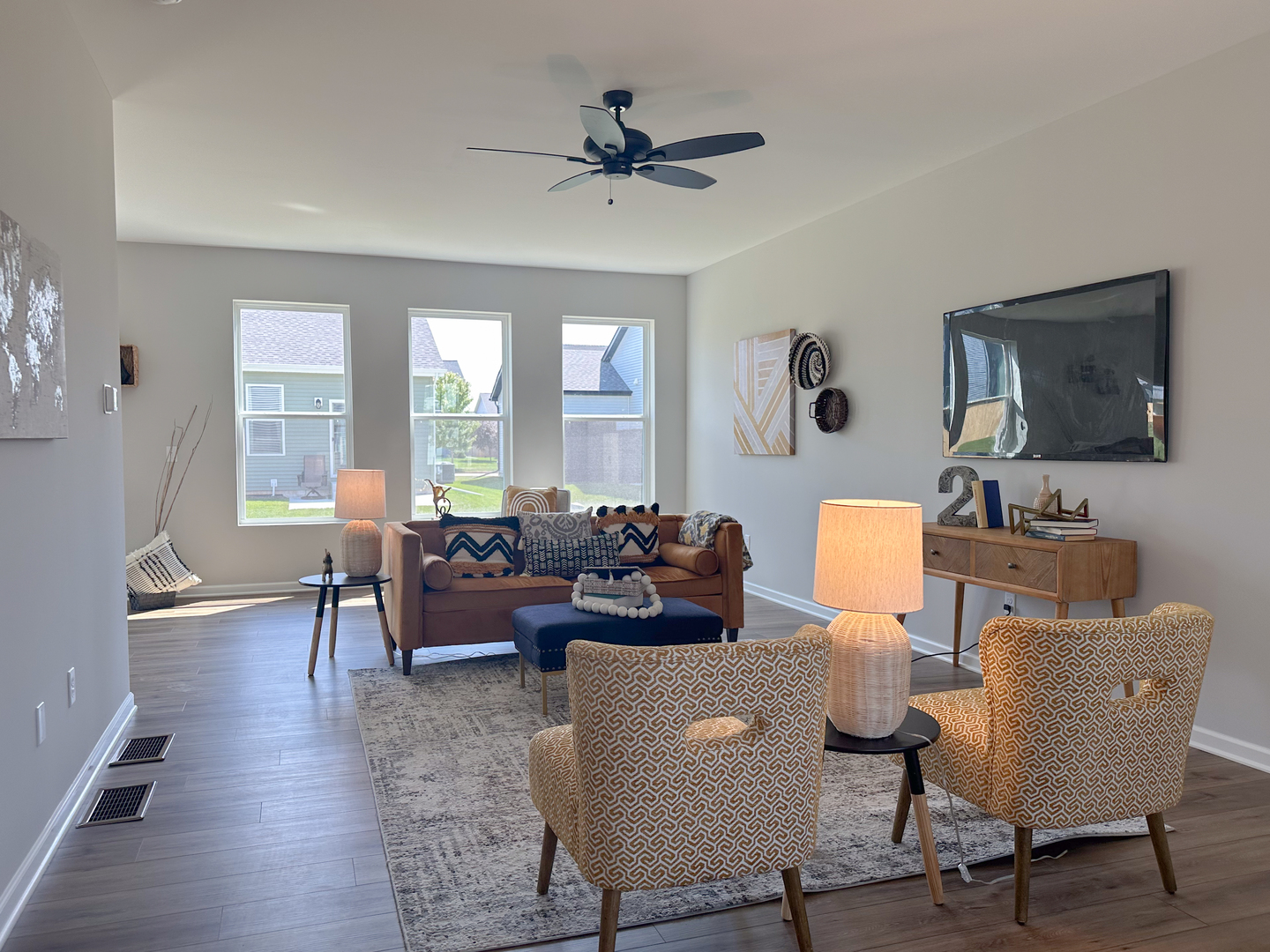 20 W Sandalwood Avenue