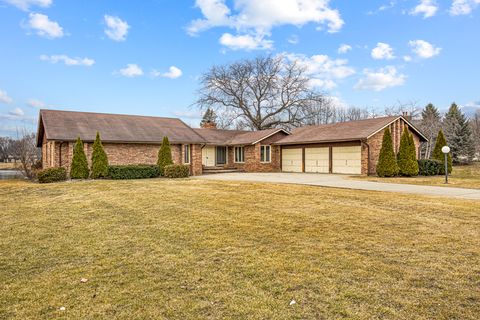 Photo of 13 Lexington Road, South Barrington, IL 60010 (MLS # 12584992)