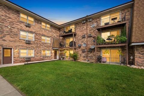 Tiny photo for 9817 Nottingham Avenue #304, Chicago Ridge, IL 60415 (MLS # 12747734)