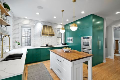 Tiny photo for 740 W Hutchinson Street, Chicago, IL 60613 (MLS # 12604489)