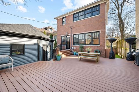 Tiny photo for 740 W Hutchinson Street, Chicago, IL 60613 (MLS # 12604489)