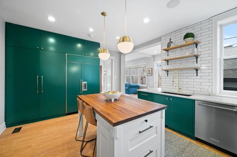 Tiny photo for 740 W Hutchinson Street, Chicago, IL 60613 (MLS # 12604489)
