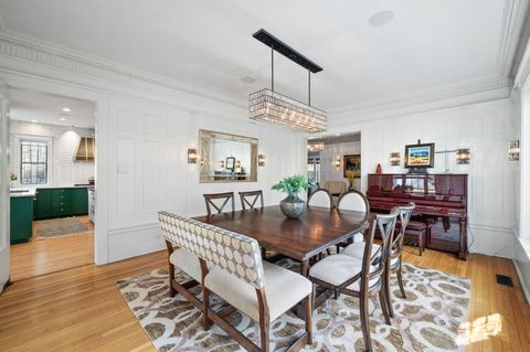 Tiny photo for 740 W Hutchinson Street, Chicago, IL 60613 (MLS # 12604489)