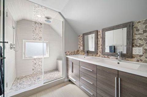 Tiny photo for 740 W Hutchinson Street, Chicago, IL 60613 (MLS # 12604489)