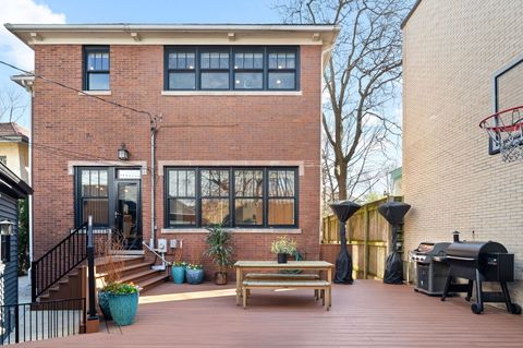 Tiny photo for 740 W Hutchinson Street, Chicago, IL 60613 (MLS # 12604489)