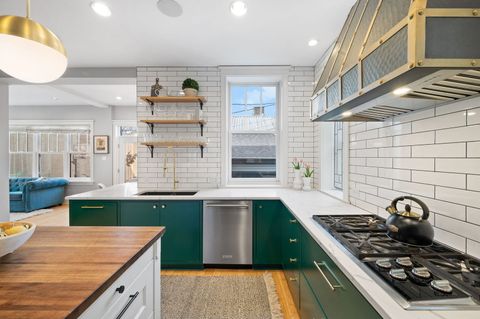 Tiny photo for 740 W Hutchinson Street, Chicago, IL 60613 (MLS # 12604489)