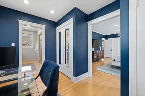 Tiny photo for 740 W Hutchinson Street, Chicago, IL 60613 (MLS # 12604489)
