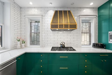 Tiny photo for 740 W Hutchinson Street, Chicago, IL 60613 (MLS # 12604489)