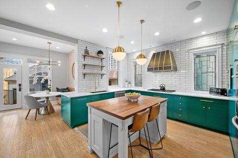 Tiny photo for 740 W Hutchinson Street, Chicago, IL 60613 (MLS # 12604489)