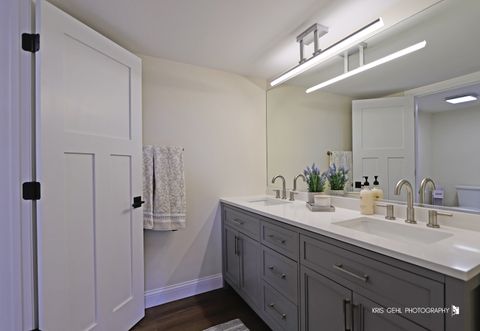 Tiny photo for 150 Red Top Drive #304, Libertyville, IL 60048 (MLS # 12475867)