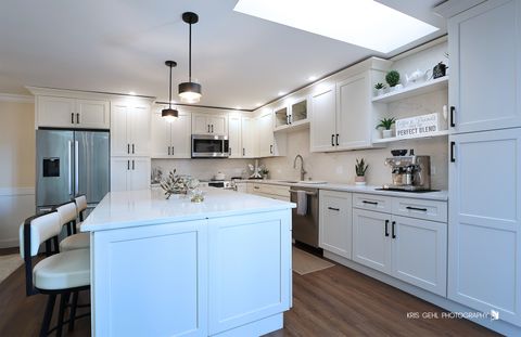 Tiny photo for 150 Red Top Drive #304, Libertyville, IL 60048 (MLS # 12475867)