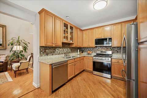 Tiny photo for 2710 Langley Circle, Glenview, IL 60025 (MLS # 12557070)