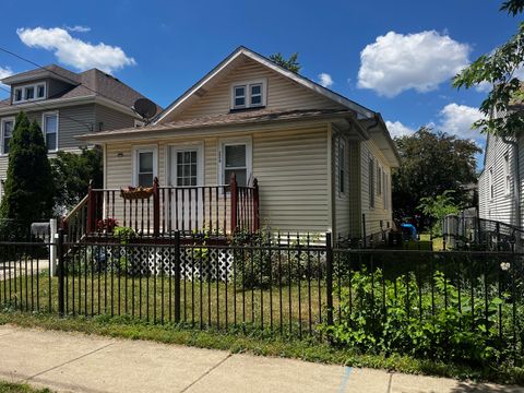 Photo of 226 N Ohio Street, Aurora, IL 60505 (MLS # 12410689)