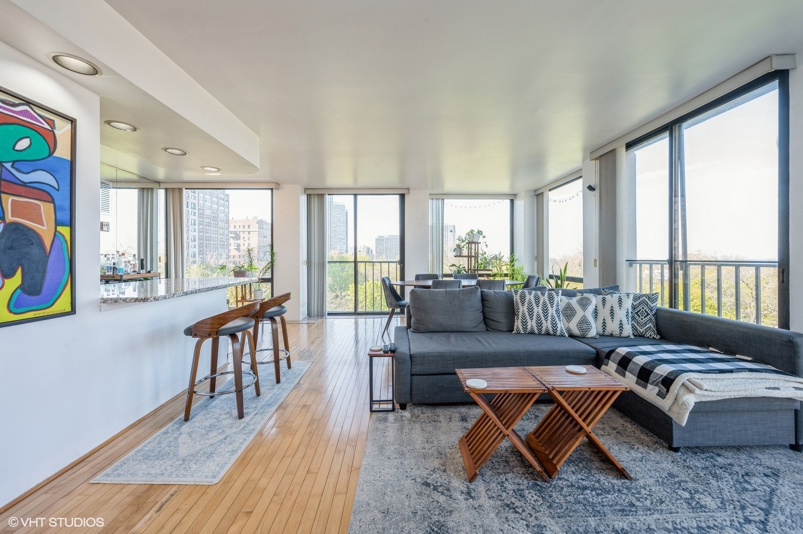 345 W Fullerton Parkway 801