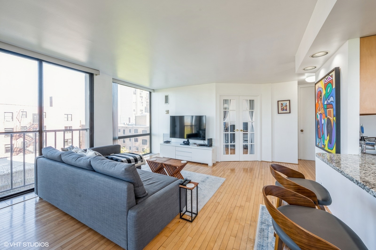 345 W Fullerton Parkway 801