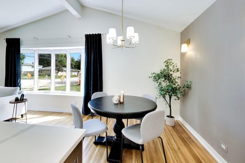 Tiny photo for 3 W White Oak Street, Arlington Heights, IL 60005 (MLS # 12755228)