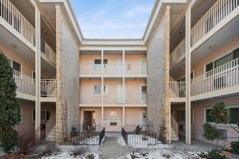 Tiny photo for 7201 W Wellington Avenue #D-1, Elmwood Park, IL 60707 (MLS # 12549087)