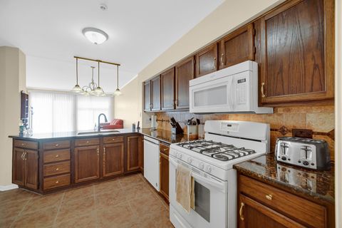 Tiny photo for 1145 E Cambria Lane S #1145, Lombard, IL 60148 (MLS # 12595105)