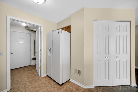 Tiny photo for 1145 E Cambria Lane S #1145, Lombard, IL 60148 (MLS # 12595105)