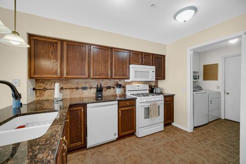 Tiny photo for 1145 E Cambria Lane S #1145, Lombard, IL 60148 (MLS # 12595105)