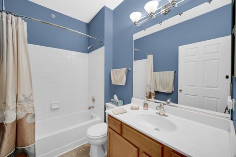 Tiny photo for 1145 E Cambria Lane S #1145, Lombard, IL 60148 (MLS # 12595105)