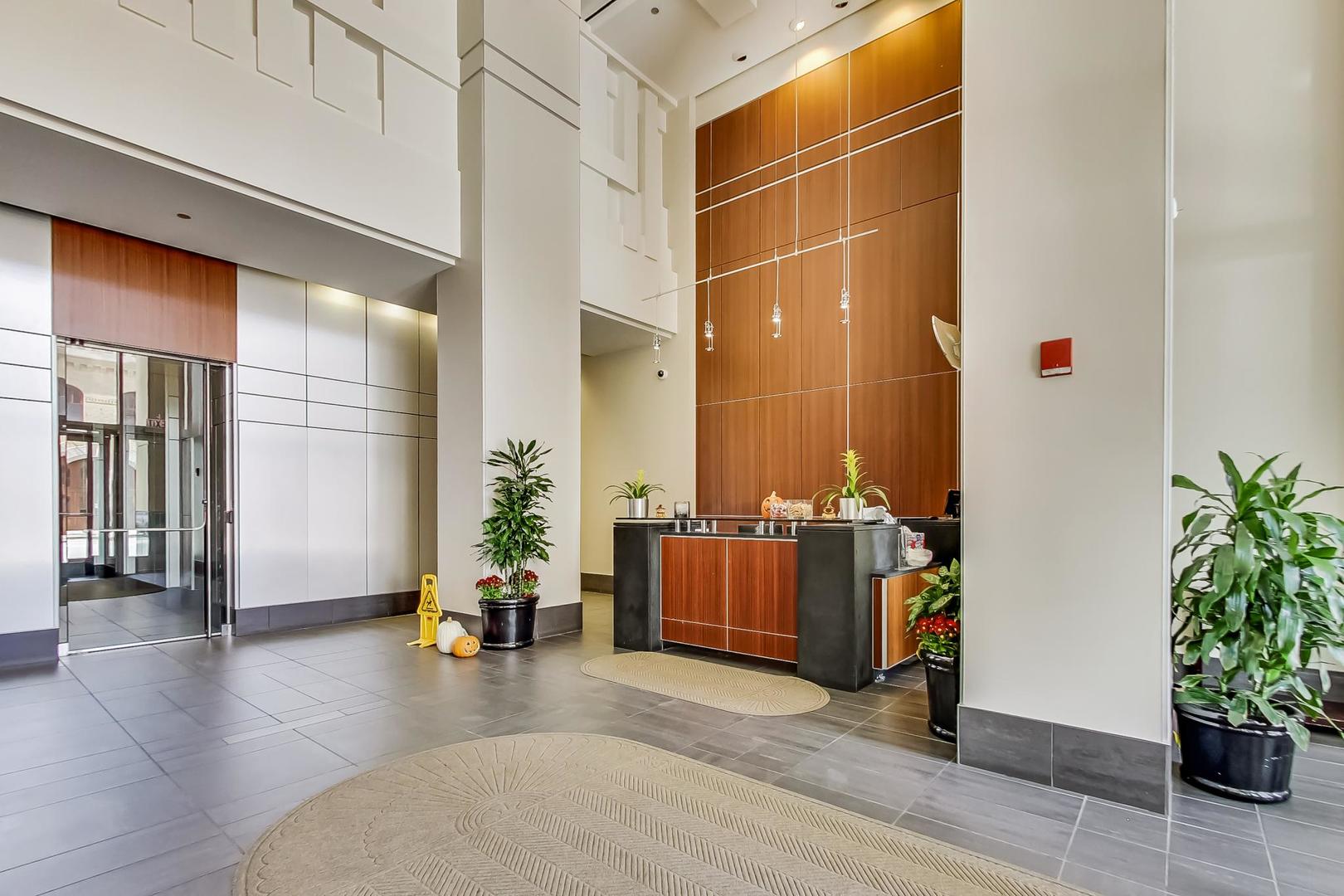 1400 S Michigan Avenue 1806
