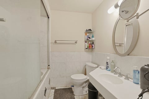 Tiny photo for 5701 N Sheridan Road #3E, Chicago, IL 60660 (MLS # 12607951)