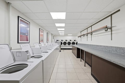 Tiny photo for 5701 N Sheridan Road #3E, Chicago, IL 60660 (MLS # 12607951)
