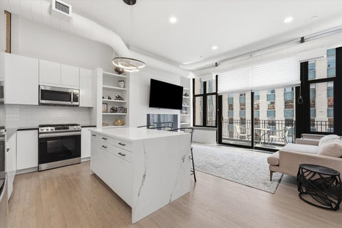 Tiny photo for 333 W Hubbard Street #1010, Chicago, IL 60654 (MLS # 12722565)