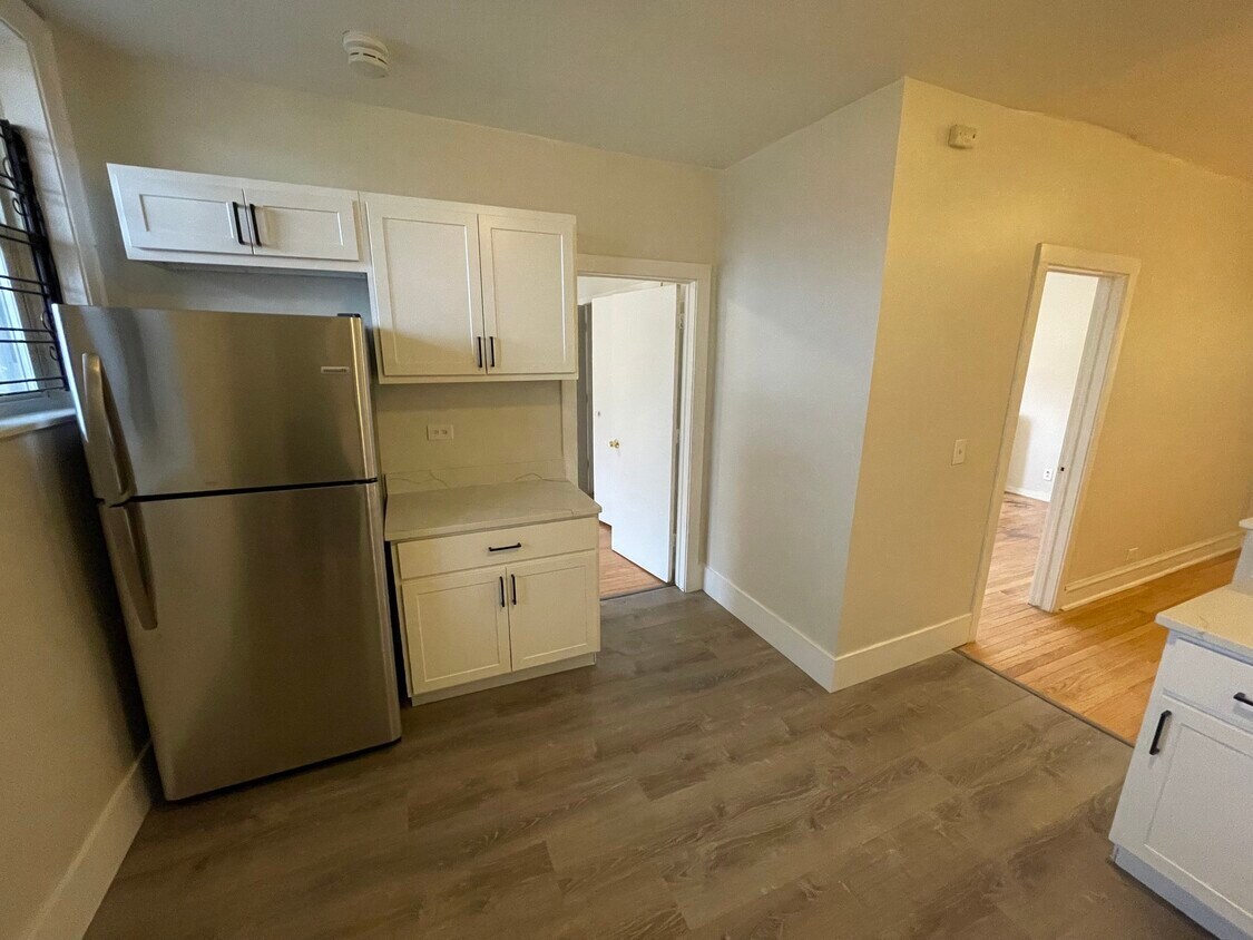 7931 S Manistee Avenue