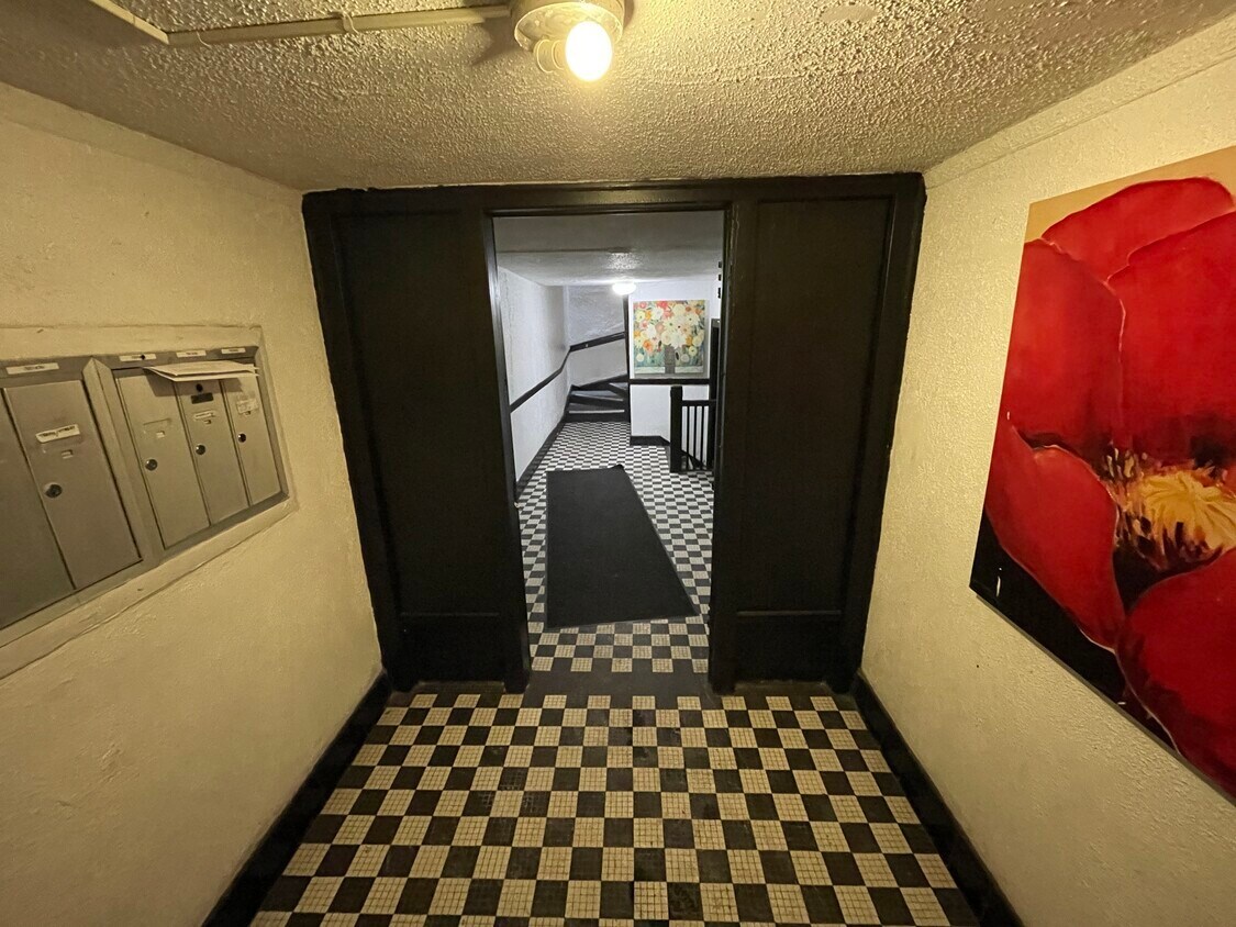 7931 S Manistee Avenue