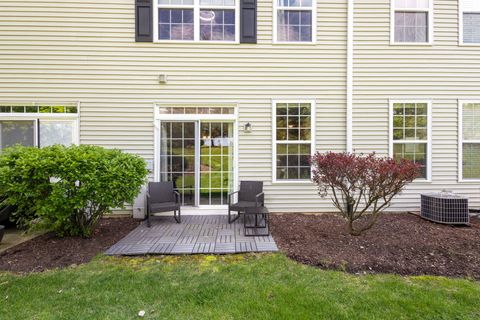Tiny photo for 16 Black Oak Court, Bolingbrook, IL 60490 (MLS # 12596494)
