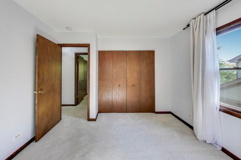 Tiny photo for 812 W Whiting Lane, Arlington Heights, IL 60004 (MLS # 12484045)