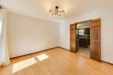Tiny photo for 812 W Whiting Lane, Arlington Heights, IL 60004 (MLS # 12484045)