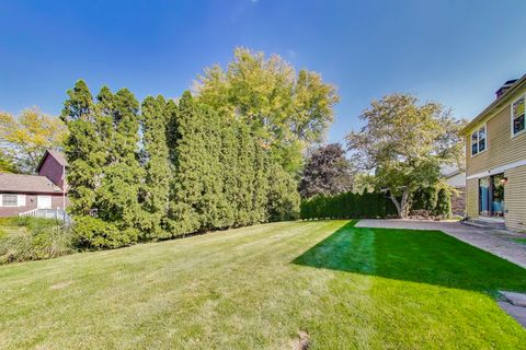 Tiny photo for 812 W Whiting Lane, Arlington Heights, IL 60004 (MLS # 12484045)