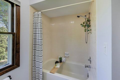 Tiny photo for 812 W Whiting Lane, Arlington Heights, IL 60004 (MLS # 12484045)