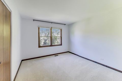Tiny photo for 812 W Whiting Lane, Arlington Heights, IL 60004 (MLS # 12484045)