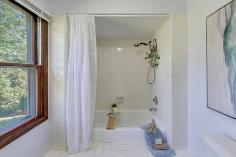 Tiny photo for 812 W Whiting Lane, Arlington Heights, IL 60004 (MLS # 12484045)