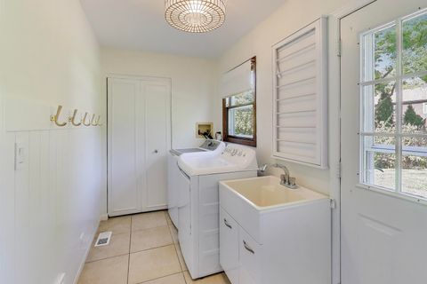 Tiny photo for 812 W Whiting Lane, Arlington Heights, IL 60004 (MLS # 12484045)