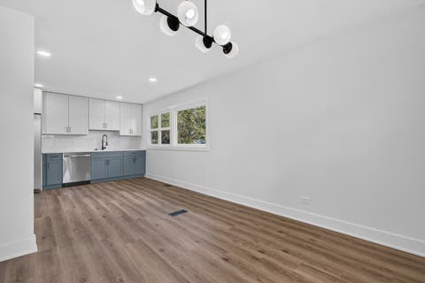 Tiny photo for 405 W Newport Road, Hoffman Estates, IL 60169 (MLS # 12700344)