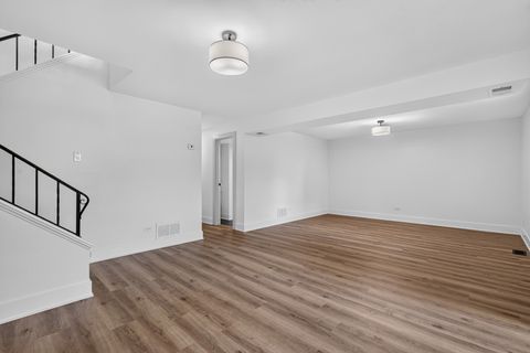 Tiny photo for 405 W Newport Road, Hoffman Estates, IL 60169 (MLS # 12700344)