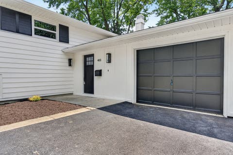 Tiny photo for 405 W Newport Road, Hoffman Estates, IL 60169 (MLS # 12700344)