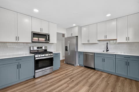 Tiny photo for 405 W Newport Road, Hoffman Estates, IL 60169 (MLS # 12700344)