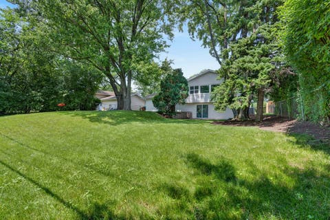 Tiny photo for 405 W Newport Road, Hoffman Estates, IL 60169 (MLS # 12700344)