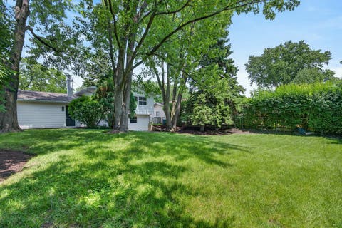 Tiny photo for 405 W Newport Road, Hoffman Estates, IL 60169 (MLS # 12700344)