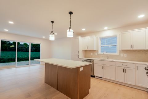 Tiny photo for 2 Bucktown Court, Bloomington, IL 61705 (MLS # 12322859)