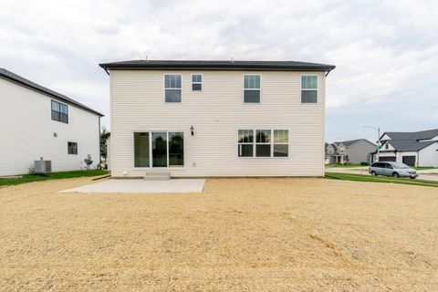 Tiny photo for 2 Bucktown Court, Bloomington, IL 61705 (MLS # 12322859)