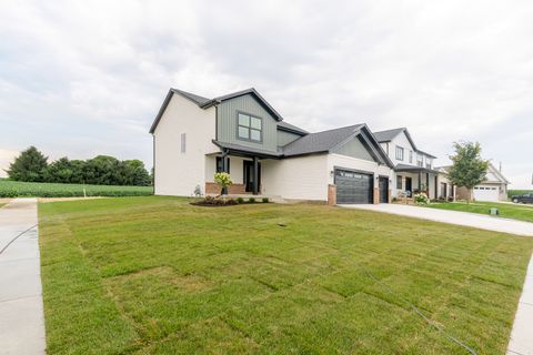 Tiny photo for 2 Bucktown Court, Bloomington, IL 61705 (MLS # 12322859)