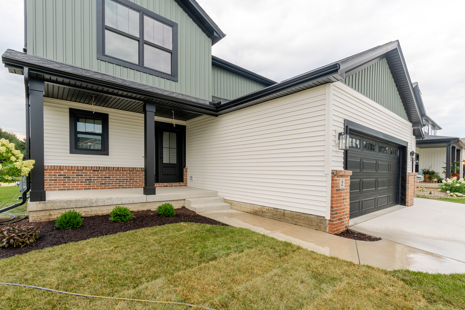 2 Bucktown Court